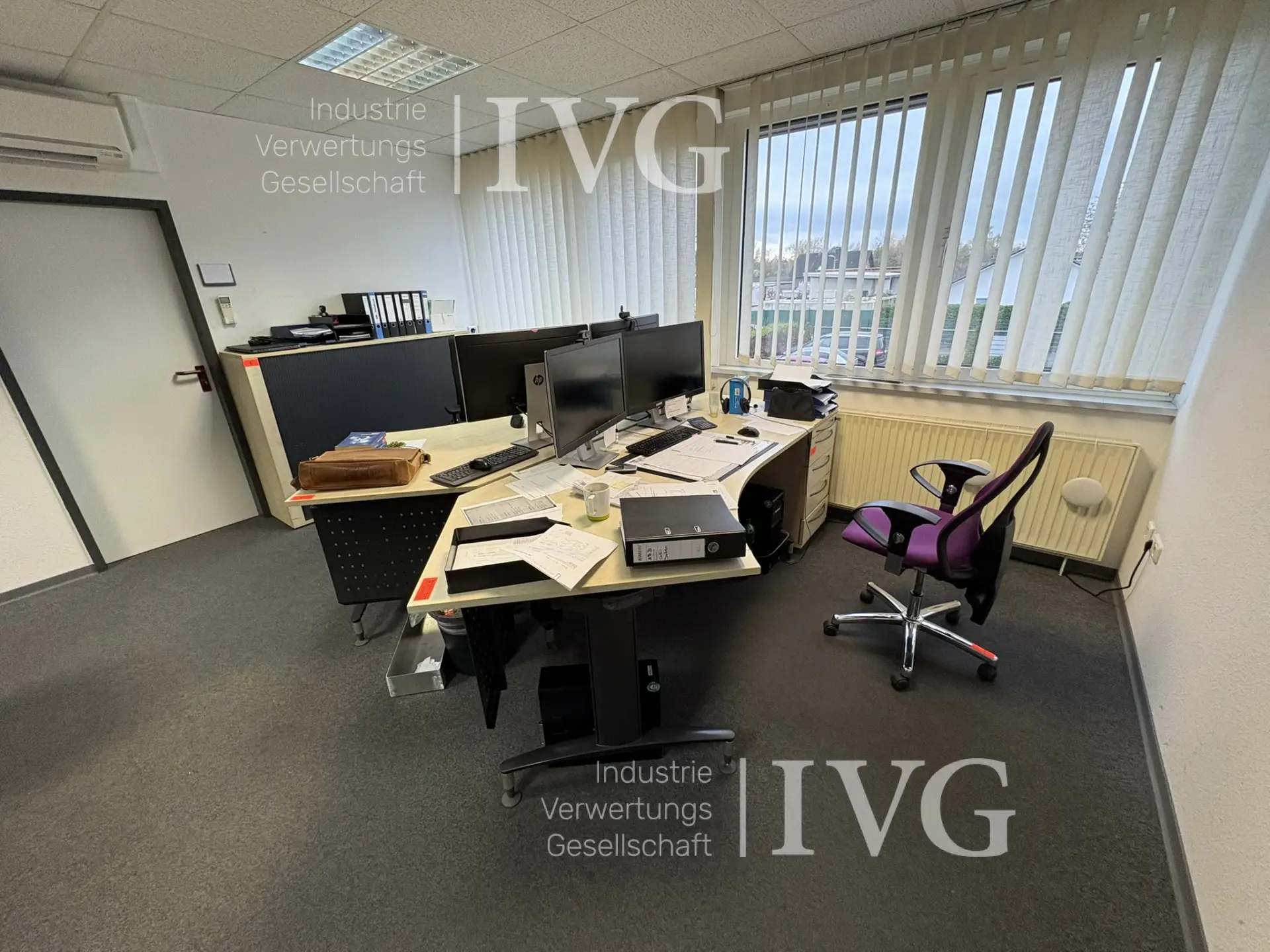Büroausstattung